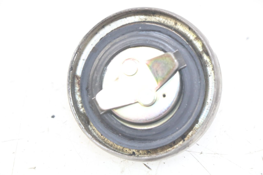 photo de TAPA DEPÓSITO DE COMBUSTIBLE SYM JET SPORT XR 50 (2006 - 2015) - Detalle de la pieza