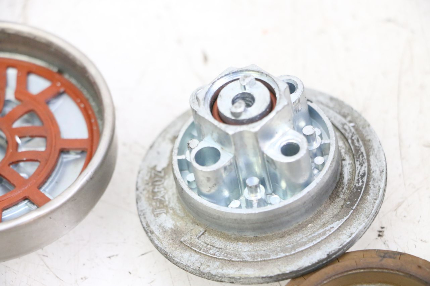 photo de TAPON DEPOSITO FUEL KEEWAY K-LIGHT KLIGHT 125 (2018 - 2025) - Detalles de los puntos de fijación