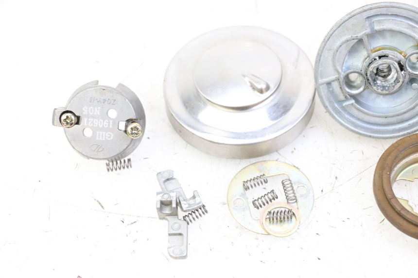 photo de TAPON DEPOSITO FUEL KEEWAY K-LIGHT KLIGHT 125 (2018 - 2025) - Estado de la superficie y material