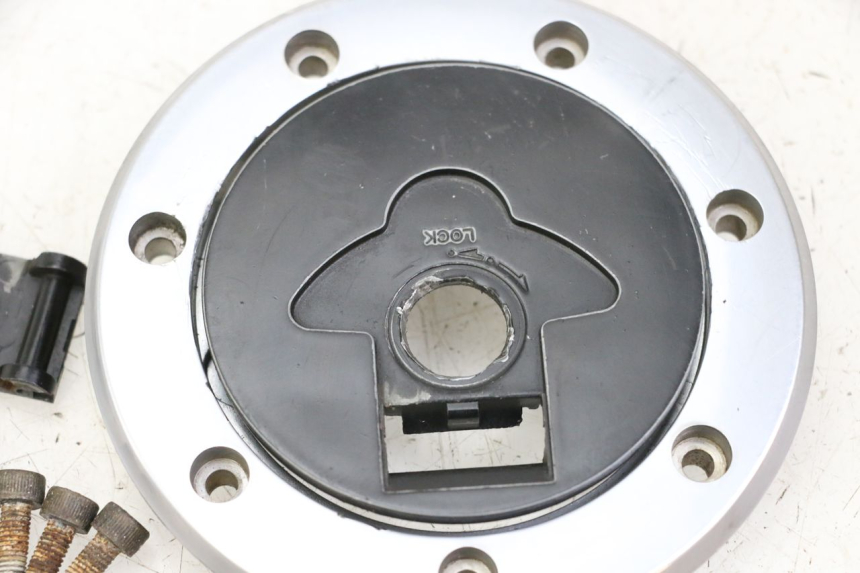 photo de TAPON DEPOSITO FUEL KAWASAKI ZR7 ZR-7 S 750 (1999 - 2004) - Primer plano técnico