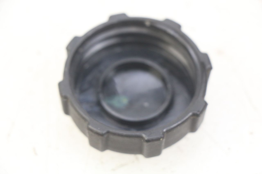 photo de TAPA DE DEPÓSITO DE COMBUSTIBLE PIAGGIO LIBERTY IGET 4T 50 (2015 - 2020) - Detalle de la pieza