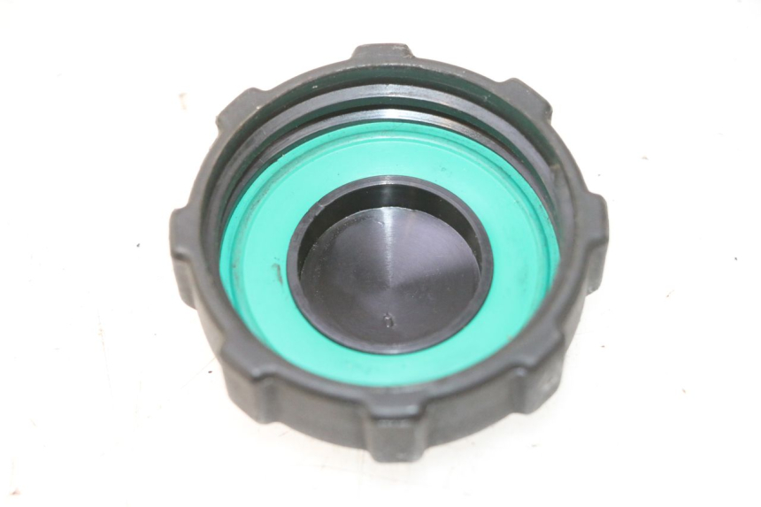photo de TAPA DE DEPÓSITO DE COMBUSTIBLE PIAGGIO LIBERTY IGET 4T 50 (2015 - 2020) - Detalle de la pieza
