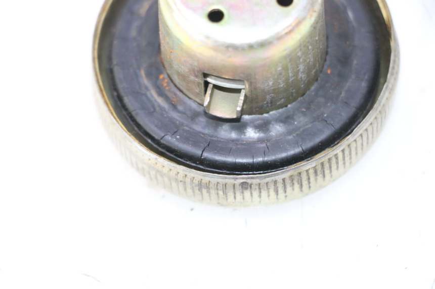 photo de TAPA DEPÓSITO DE COMBUSTIBLE KYMCO LIKE 125 (2009 - 2016) - Zoom estado de uso
