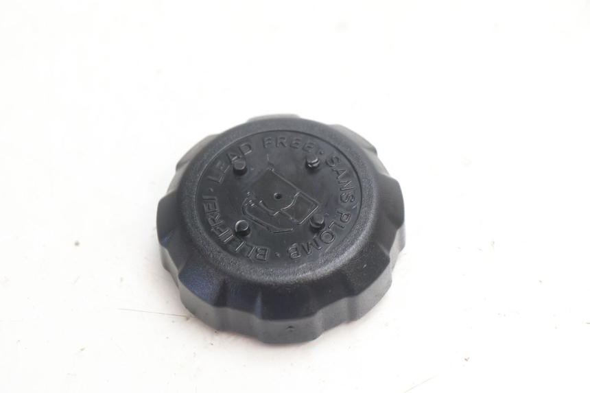 photo de TAPA DEPÓSITO DE COMBUSTIBLE PEUGEOT LUDIX 50 (2008 - 2017) - Detalle de la pieza