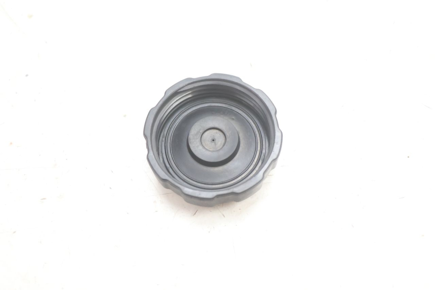 photo de TAPA DEPÓSITO DE COMBUSTIBLE PEUGEOT LUDIX 50 (2005 - 2007) - Zoom estado de uso
