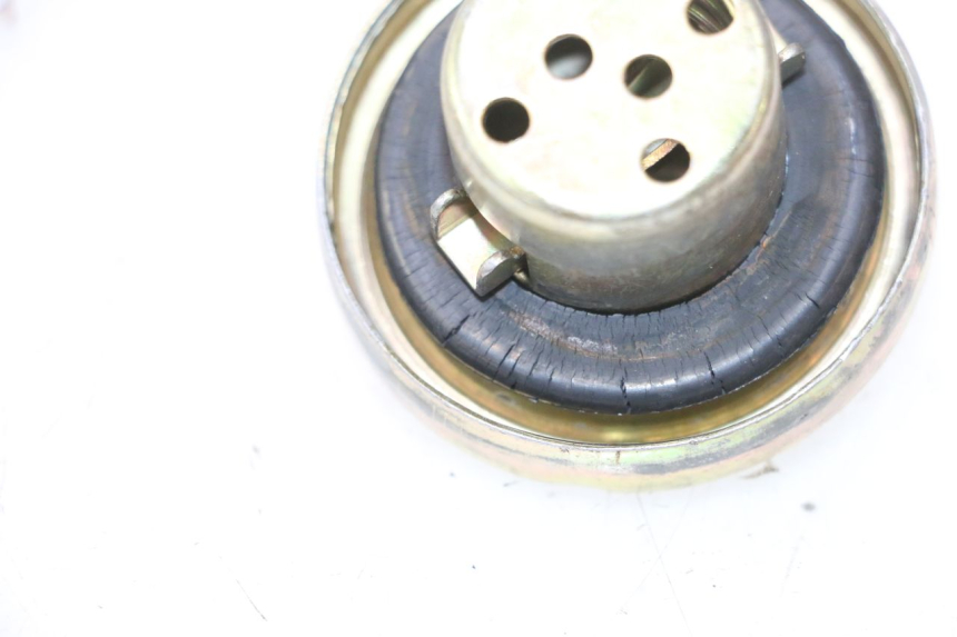 photo de TAPON DEPOSITO FUEL JM MOTORS OLDIES 4T 50 (2010 - 2020) - Otra perspectiva