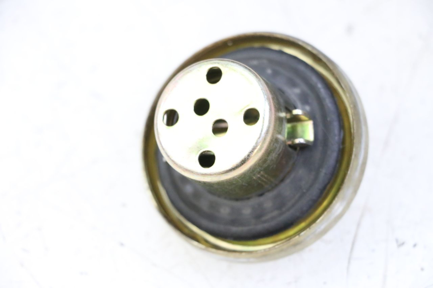 photo de TAPÓN DE DEPÓSITO DE GASOLINA JM MOTORS OLDIES GT 4T 50 (2018 - 2025) - Zoom estado de uso