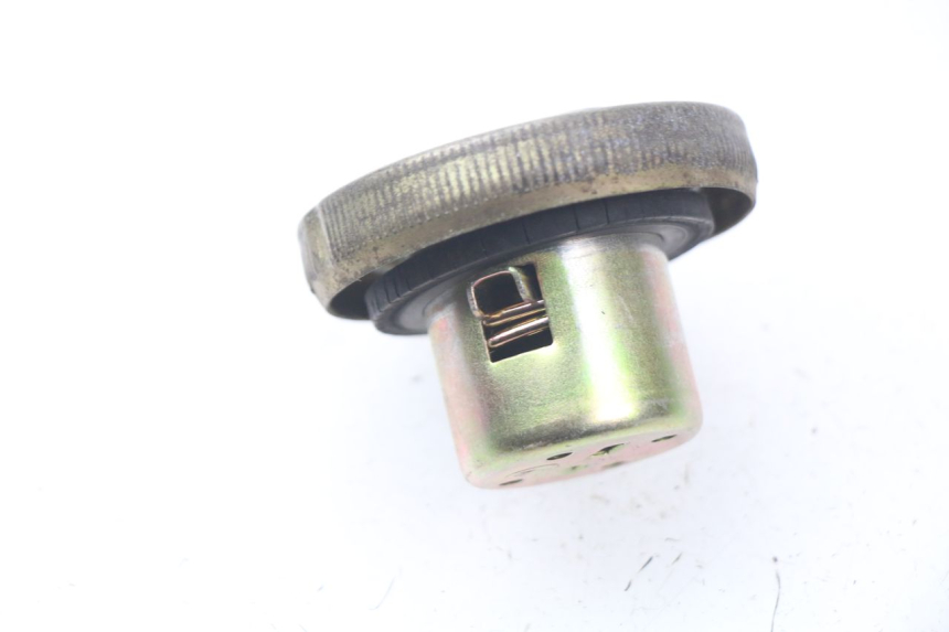 photo de TAPA DEPÓSITO DE COMBUSTIBLE SYM ORBIT 2 4T 50 (2008 - 2017) - Detalle de la pieza