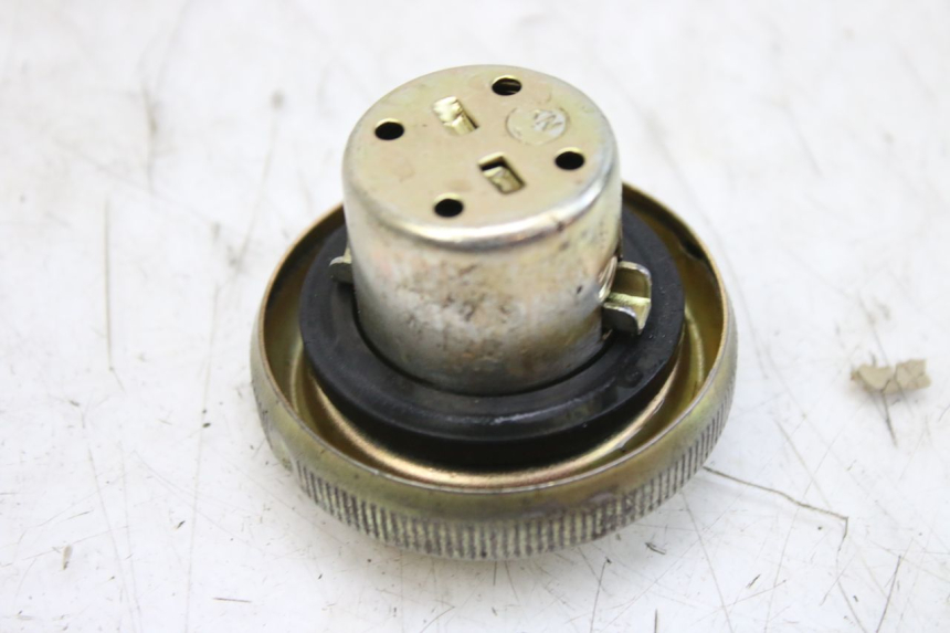 photo de TAPA DEPÓSITO DE COMBUSTIBLE SYM ORBIT 2 4T 50 (2018 - 2022) - Detalle de la pieza