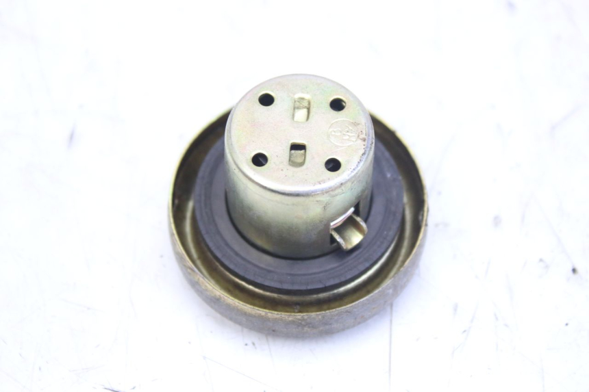 photo de TAPA DEPÓSITO DE COMBUSTIBLE SYM ORBIT 2 4T 50 (2008 - 2017) - Detalle de la pieza