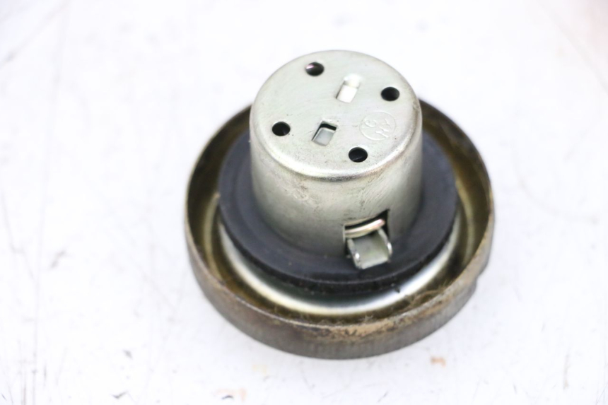 photo de TAPA DEPÓSITO DE COMBUSTIBLE SYM ORBIT 2 4T 50 (2008 - 2017) - Detalle de la pieza