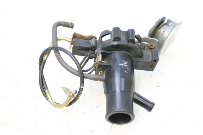 photo de TAPA DEPÓSITO DE COMBUSTIBLE SYM ORBIT III 3 4T 50 (2018 - 2021) - Detalles de los puntos de fijación