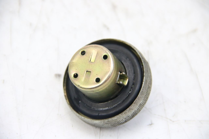 photo de TAPA DEPÓSITO DE COMBUSTIBLE HONDA PES PS I 125 (2006 - 2012) - Detalle de la pieza