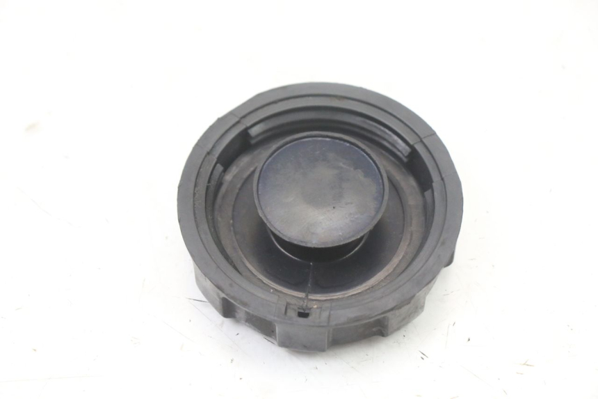 photo de TAPA DE DEPÓSITO DE COMBUSTIBLE PEUGEOT KISBEE 4T 50 (2018 - 2022) - Zoom estado de uso