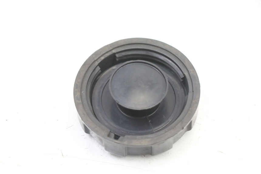 photo de TAPA DE DEPÓSITO DE COMBUSTIBLE PEUGEOT KISBEE 4T 50 (2018 - 2022) - Zoom estado de uso