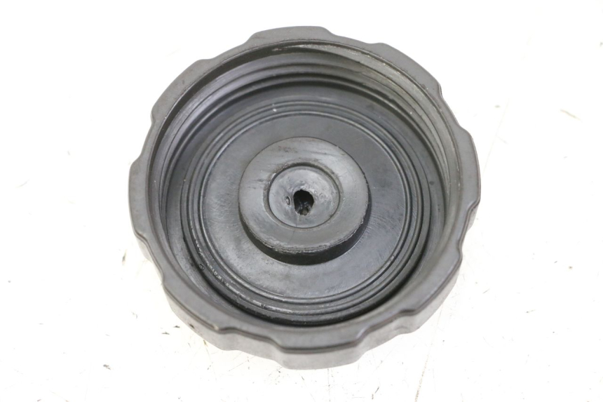 photo de TAPA DEPÓSITO DE COMBUSTIBLE PEUGEOT TKR TREKKER FURIOUS 50 (2005 - 2014) - Zoom estado de uso