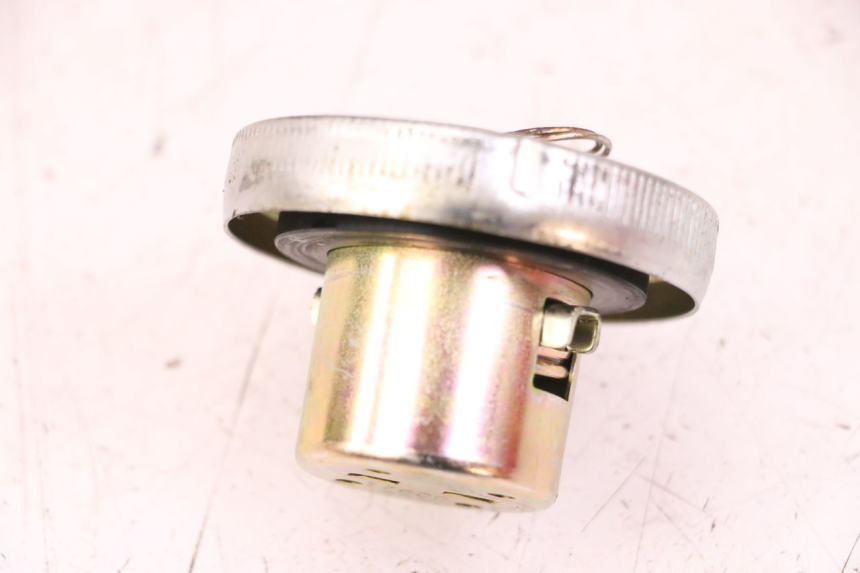 photo de TAPON DEPOSITO FUEL PEUGEOT TWEET 4T 50 (2023 - 2025) - Zoom estado de uso