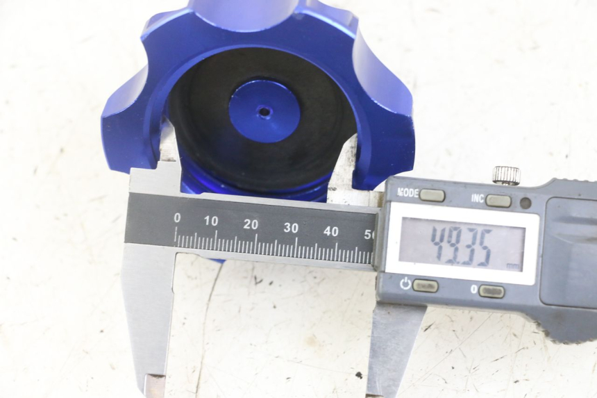 photo de TAPA DEPÓSITO DE COMBUSTIBLE APOLLO RFZ 125 - Detalle de la pieza