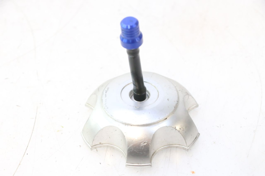 photo de TAPON DEPOSITO FUEL APOLLO RFZ 140 - Vista principal