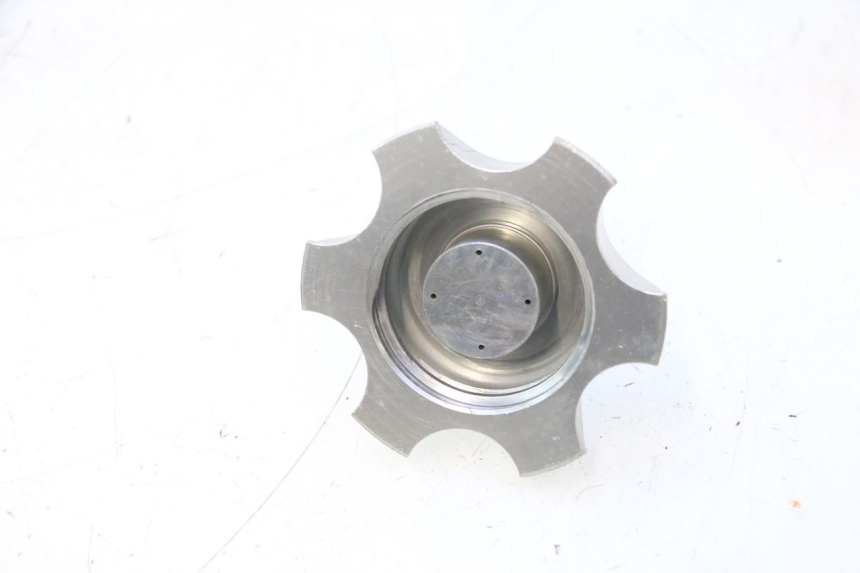 photo de TAPON DEPOSITO FUEL APOLLO RFZ 140 - Detalle de la pieza