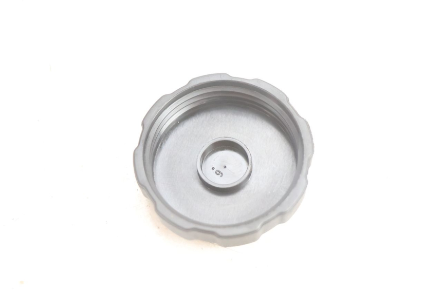 photo de TAPA DEPÓSITO DE COMBUSTIBLE PEUGEOT SATELIS 125 (2006 - 2009) - Zoom estado de uso