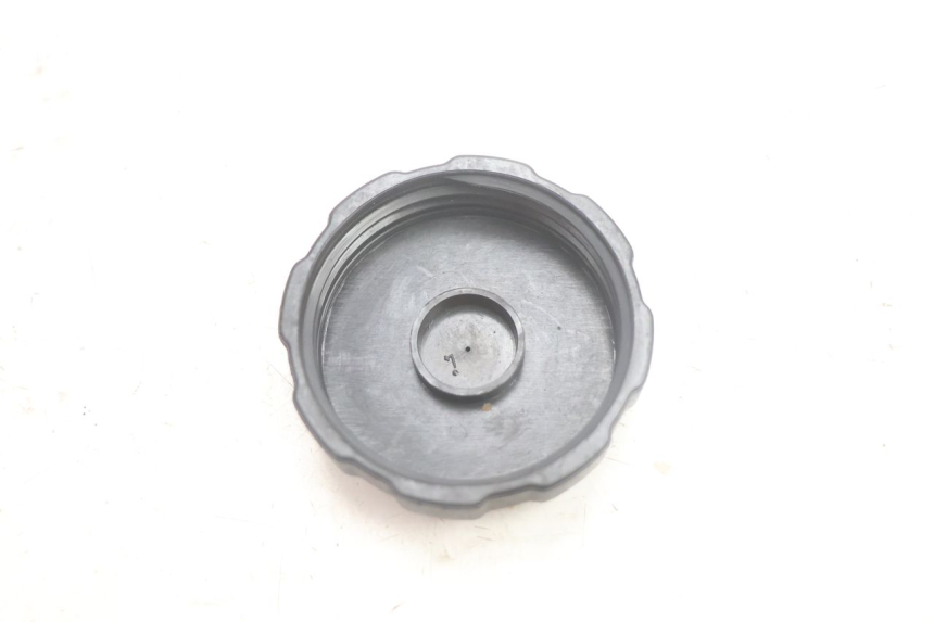 photo de TAPON DEPOSITO FUEL PEUGEOT SATELIS 125 (2013 - 2018) - Zoom estado de uso