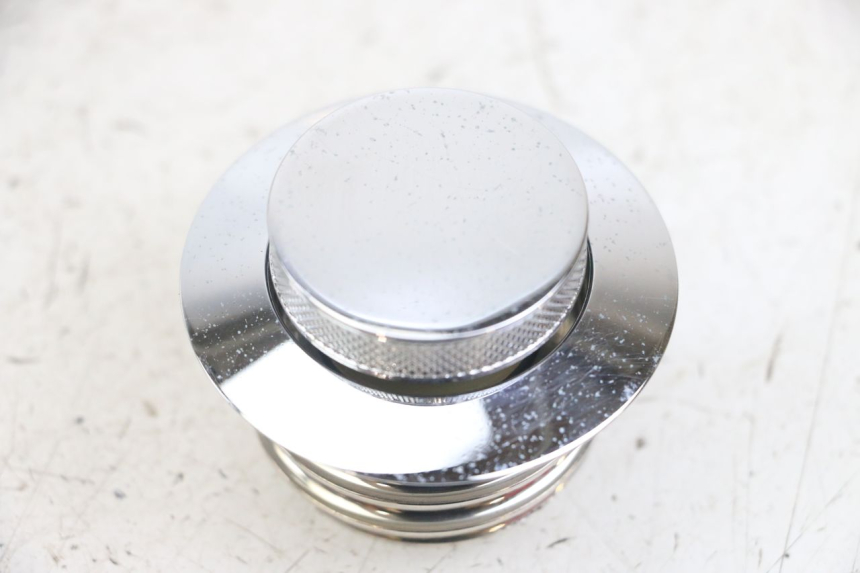 photo de TAPA DE DEPÓSITO DE COMBUSTIBLE HARLEY DAVIDSON SPORTSTER XL CUSTOM 1200 (2003 - 2004) - Detalles de los puntos de fijación