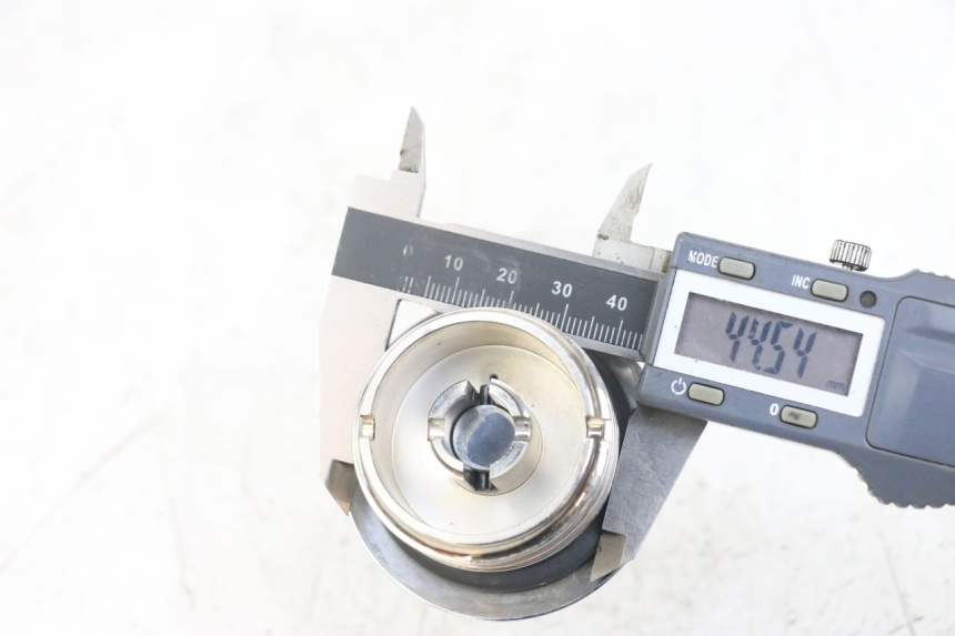 photo de TAPA DE DEPÓSITO DE COMBUSTIBLE HARLEY DAVIDSON SPORTSTER XL CUSTOM 1200 (2003 - 2004) - Marcados y referencias originales