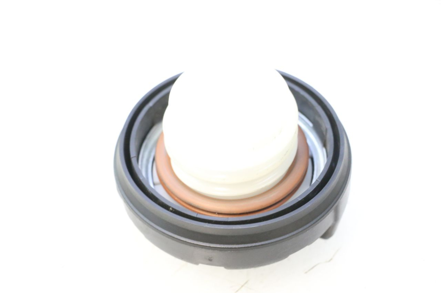 photo de TAPON DEPOSITO FUEL CAN-AM SPYDER RS 1000 (2008 - 2012) - Detalle de la pieza