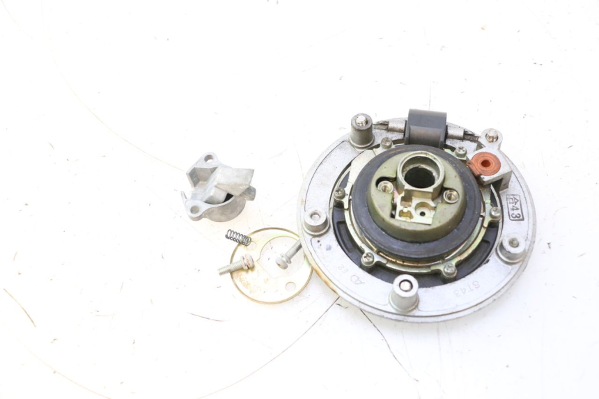 photo de TAPON DEPOSITO FUEL SUZUKI SV S 650 (2003 - 2009) - Otra perspectiva