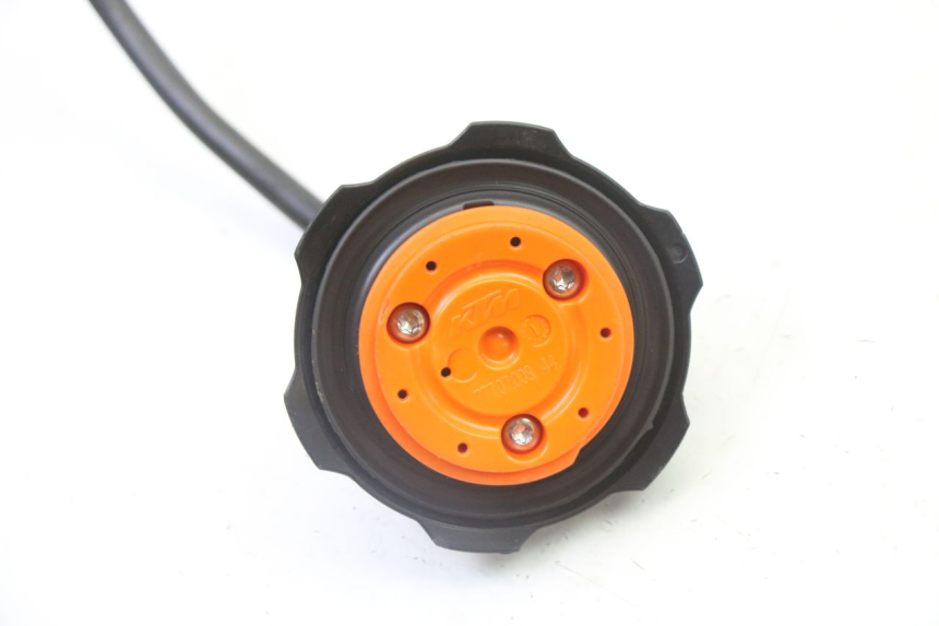 photo de TAPA DE DEPÓSITO DE COMBUSTIBLE KTM SX 85 (2013 - 2017) - Primer plano técnico