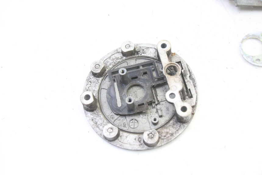 photo de TAPON DEPOSITO FUEL YAMAHA TDR DELTABOX 125 (1997 - 2003) - Primer plano técnico