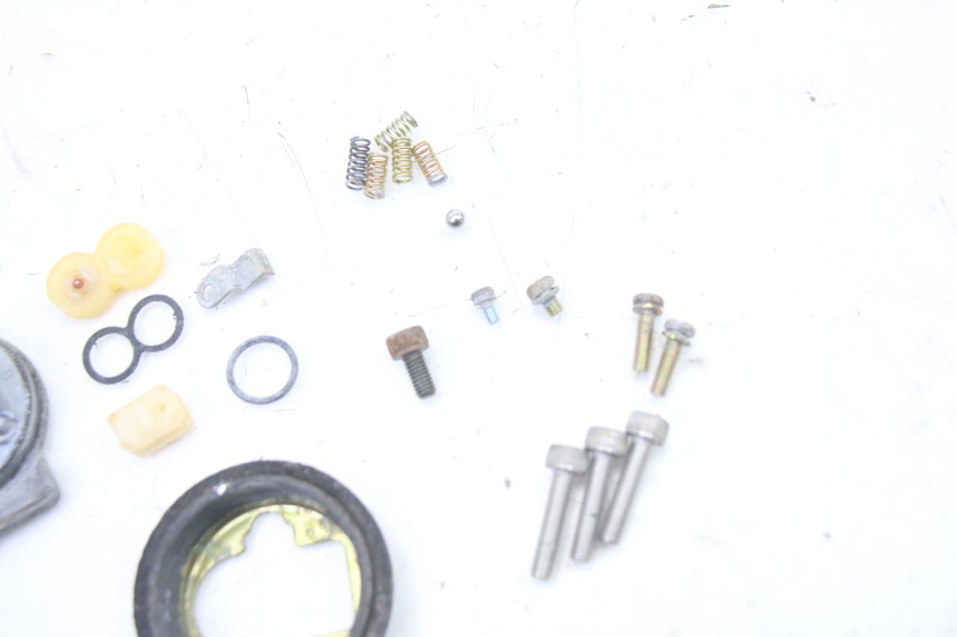 photo de TAPON DEPOSITO FUEL YAMAHA TDR DELTABOX 125 (1997 - 2003) - Estado de la superficie y material