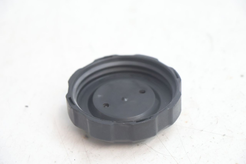 photo de TAPON DEPOSITO FUEL PEUGEOT TREKKER 50 (1995 - 2004) - Zoom estado de uso