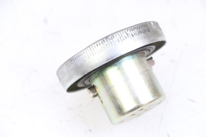 photo de TAPON DEPOSITO FUEL PEUGEOT TWEET PRO EFI 4T 50 (2021 - 2022) - Zoom estado de uso