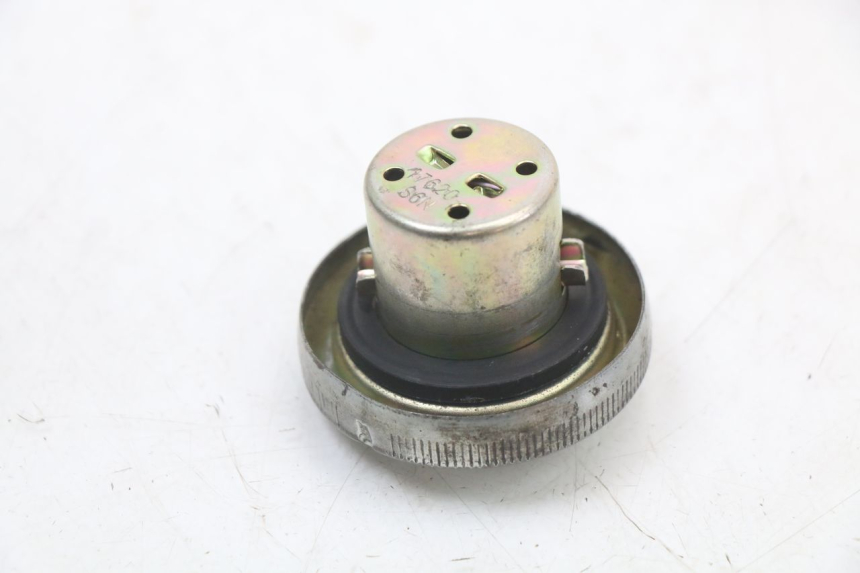 photo de TAPA DEPÓSITO DE COMBUSTIBLE PEUGEOT TWEET 125 (2018 - 2021) - Zoom estado de uso