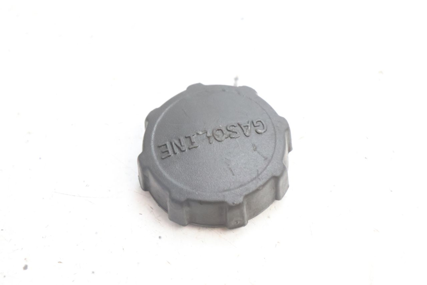 photo de TAPA DEPÓSITO DE COMBUSTIBLE PIAGGIO VESPA PRIMAVERA 2T 50 (2013 - 2018) - Detalle de la pieza