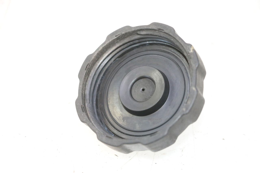 photo de TAPA DE DEPÓSITO DE COMBUSTIBLE PEUGEOT VIVACITY NEW 2T 50 (2008 - 2017) - Zoom estado de uso