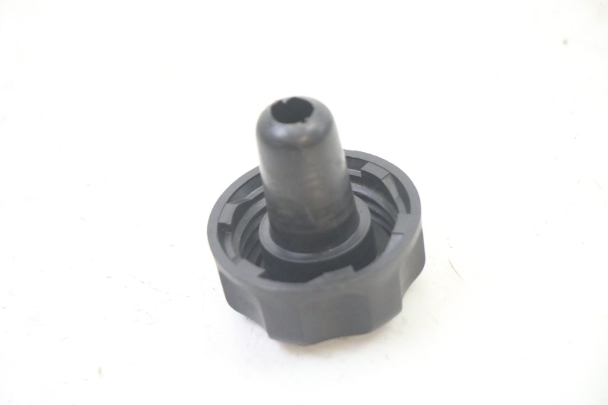 photo de TAPON DEPOSITO FUEL YAMAHA WHY 50 (1998 - 2000) - Otra perspectiva