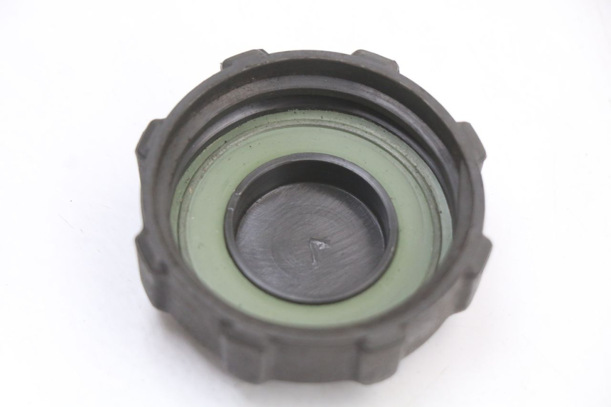 photo de TAPA DE DEPÓSITO DE COMBUSTIBLE PIAGGIO X10 125 (2012 - 2017) - Zoom estado de uso