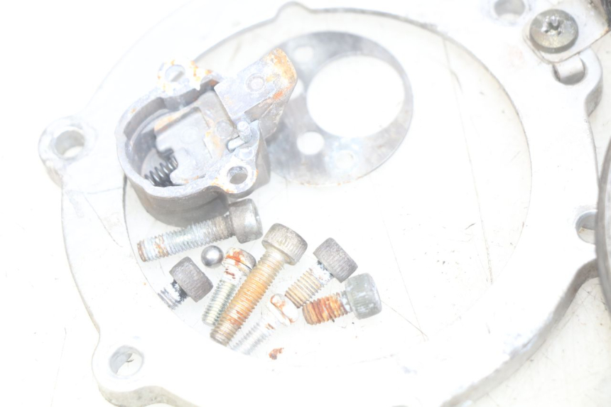 photo de TAPA DEPÓSITO DE COMBUSTIBLE YAMAHA YZF R1 1000 (2007 - 2008) - Detalles de los puntos de fijación