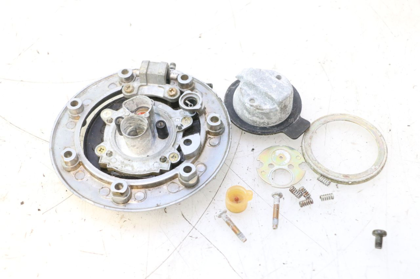 photo de TAPON DEPOSITO FUEL KAWASAKI ZZR 600 (1995 - 2004) - Detalles de los puntos de fijación
