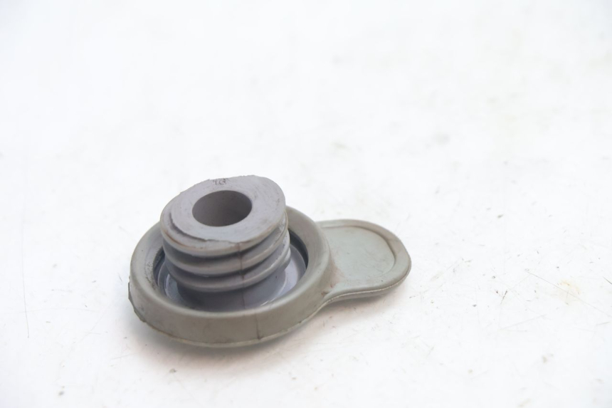 photo de TAPA DEPÓSITO DE ACEITE MBK BOOSTER SPIRIT 50 (2004 - 2017) - Zoom estado de uso