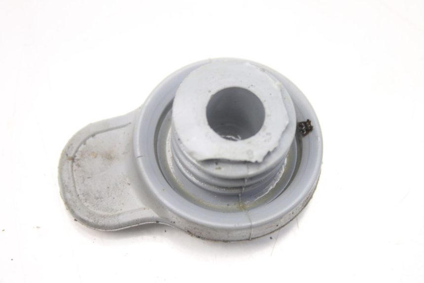 photo de TAPA DEPÓSITO DE ACEITE YAMAHA BW'S EASY 50 (2013 - 2016) - Zoom estado de uso