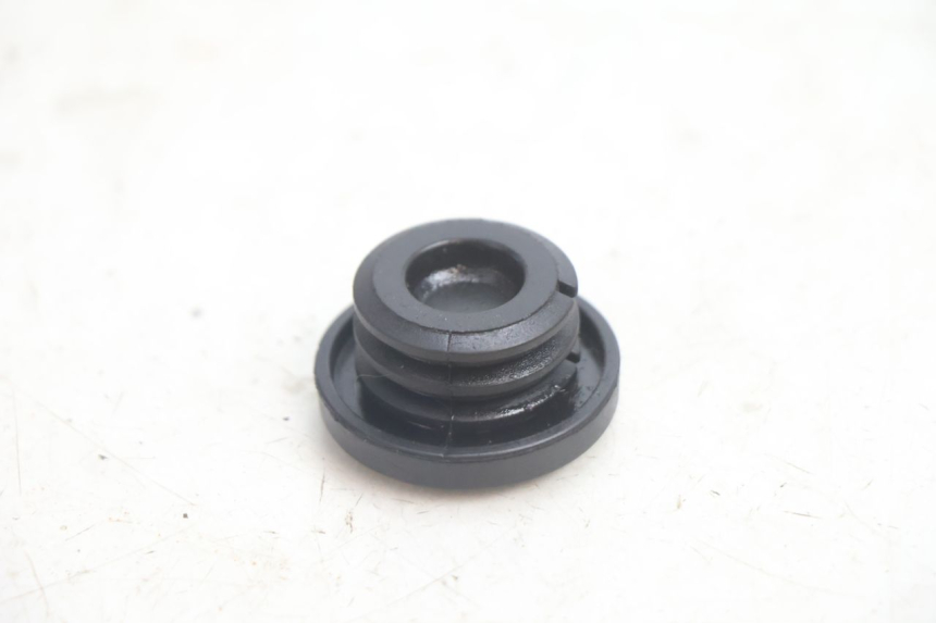 photo de TAPON DEPOSITO ACEITE TGB CITY RS 50 (2011 - 2016) - Otra perspectiva