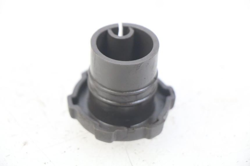 photo de TAPA DEPÓSITO DE ACEITE PIAGGIO HEXAGON 2T 125 (1994 - 1998) - Zoom estado de uso