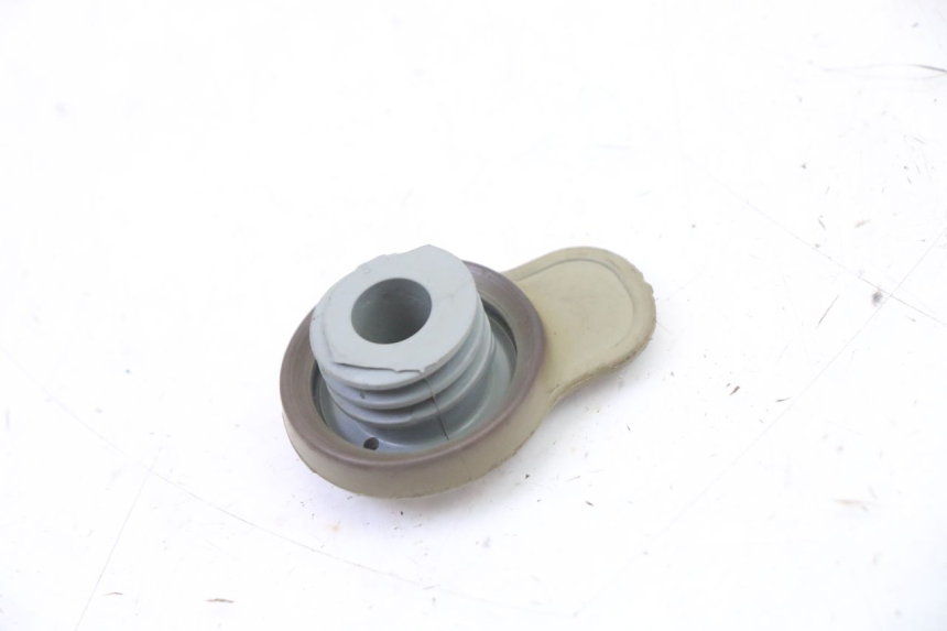 photo de TAPON DEPOSITO ACEITE YAMAHA JOG R 50 (2004 - 2014) - Zoom estado de uso