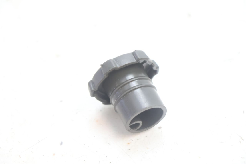 photo de TAPON DEPOSITO ACEITE PIAGGIO LIBERTY 50 (1998 - 2003) - Zoom estado de uso