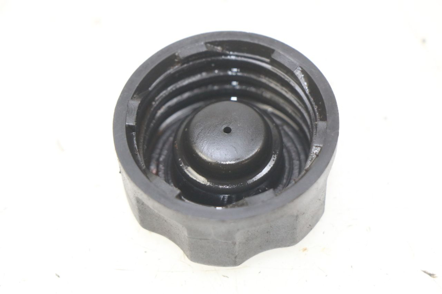 photo de TAPA DEPÓSITO DE ACEITE PEUGEOT LUDIX 50 (2008 - 2017) - Zoom estado de uso