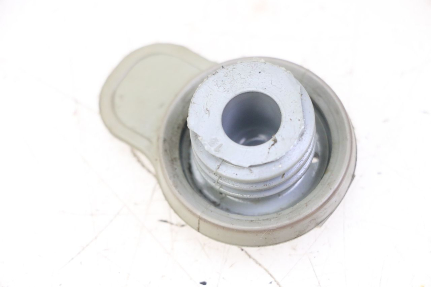 photo de TAPA DEPÓSITO DE ACEITE MBK BOOSTER SPIRIT NAKED 50 (2004 - 2017) - Zoom estado de uso